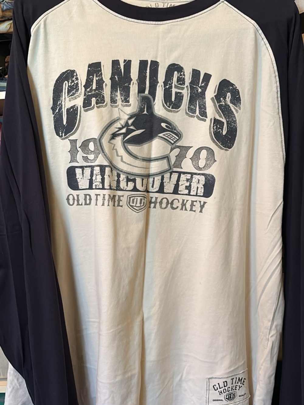 Canucks Vancouver Old Time Hockey Raglan Tee - White & Navy